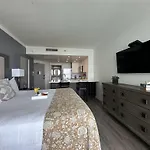 Mvr-Kitchens Built For Long Stays And Comfort